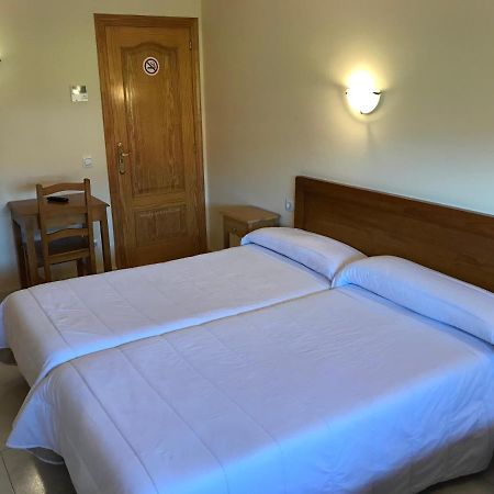 Hotel Restaurante Los Tulipanes San Salvador de Poio Dış mekan fotoğraf