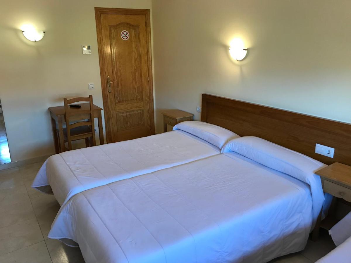 Hotel Restaurante Los Tulipanes San Salvador de Poio Dış mekan fotoğraf