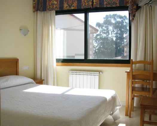 Hotel Restaurante Los Tulipanes San Salvador de Poio Dış mekan fotoğraf