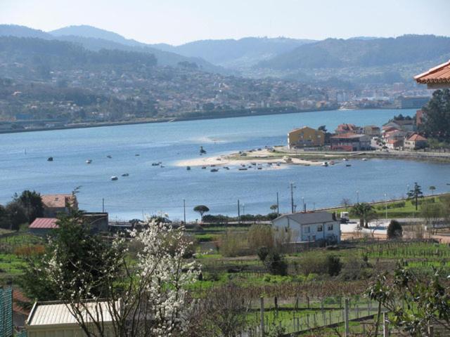 Hotel Restaurante Los Tulipanes San Salvador de Poio Dış mekan fotoğraf